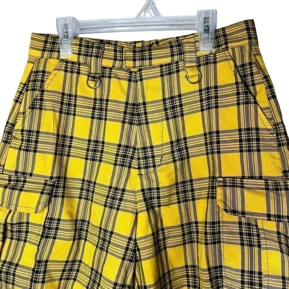  ‎Hot Topic Yellow Plaid Cargo Bermuda Shorts - Image 2