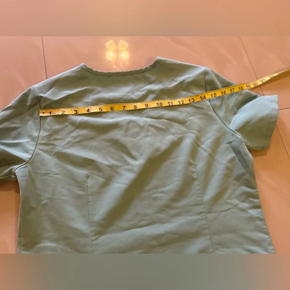 Figs technical collection womens catrina scrub top size small green/teal - Image 5