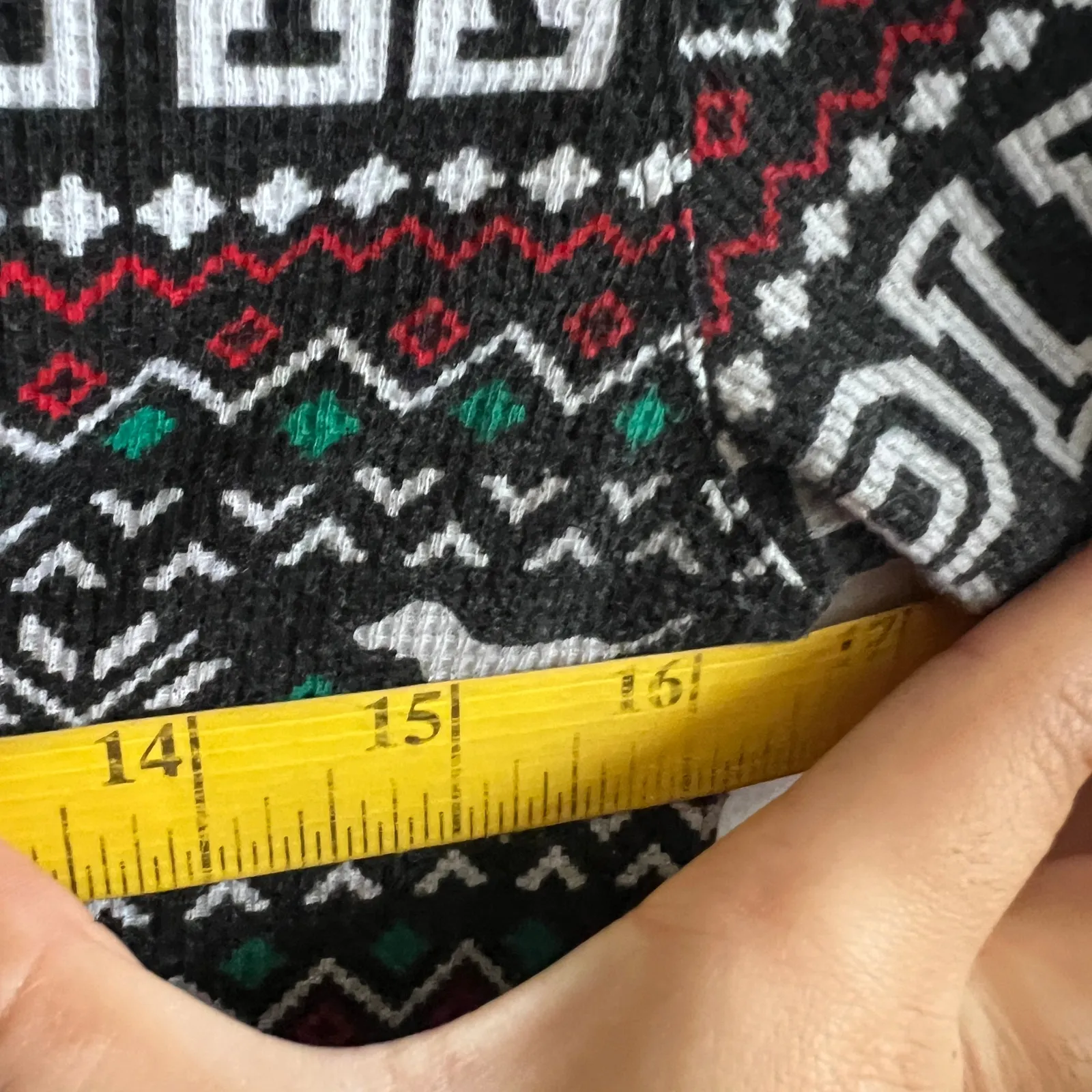 Victorias Secret PINK‎ Black Holiday Snowflake Long Sleeve Top Small - Image 7