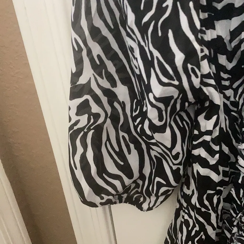 FINAL MARKDOWN Ny collection blouse large - Image 2