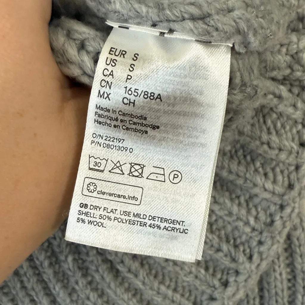 H&M  Gray Crop Chunky Cable Knit Wool Blend Turtleneck Sweater - Image 5