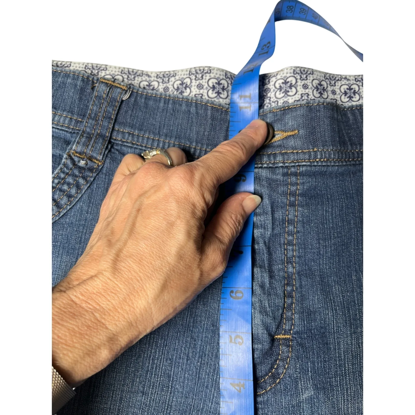 Wrangler‎ 10 Medium Denim Shorts Floral Waistband Y2K Western Vibes - Image 6