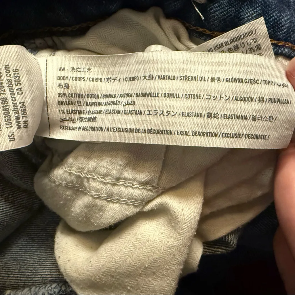 Abercrombie & Fitch Curve Love High Rise Mom Jeans - Image 4