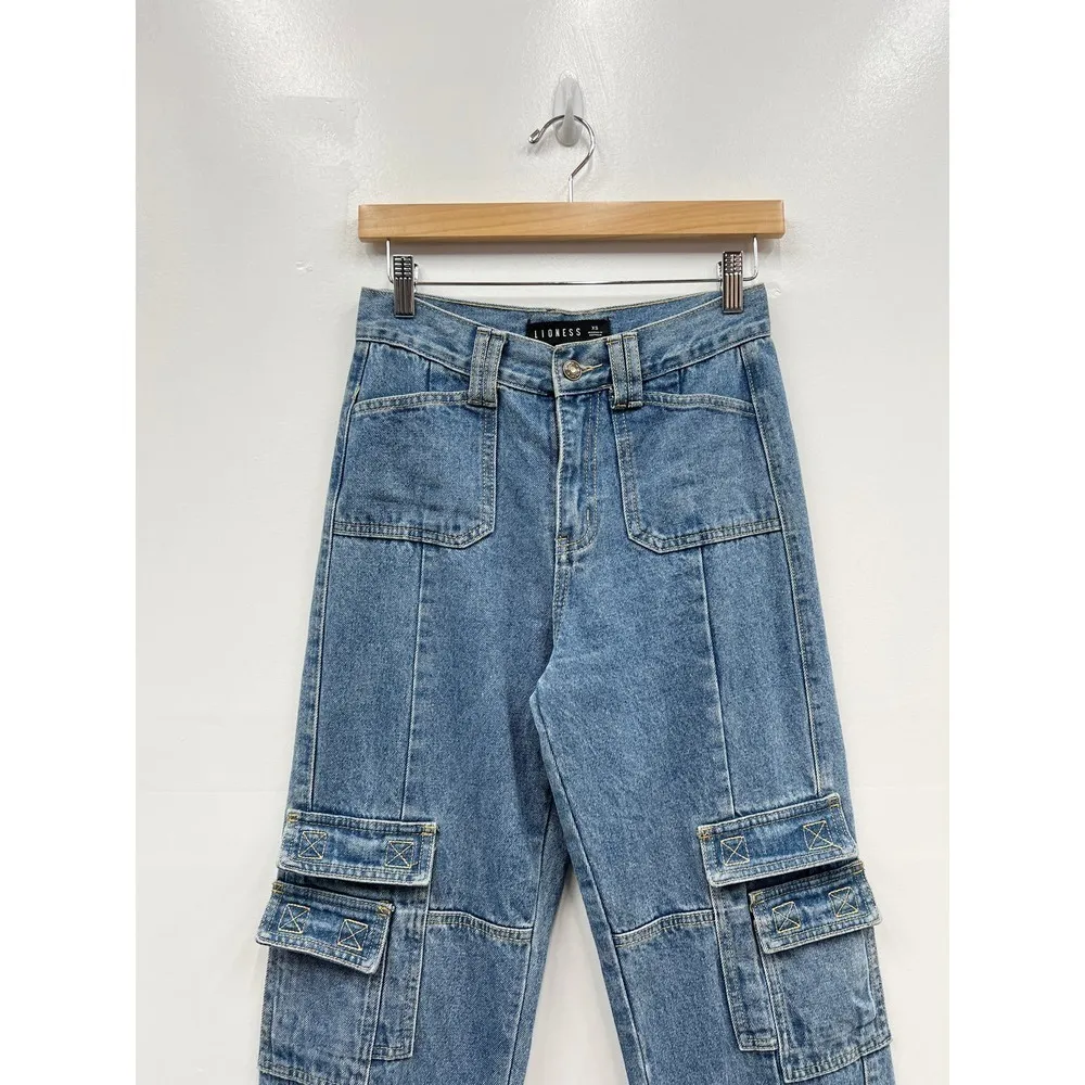 Lioness High Waisted Cargo Pockets Jeans size XS - Image 4