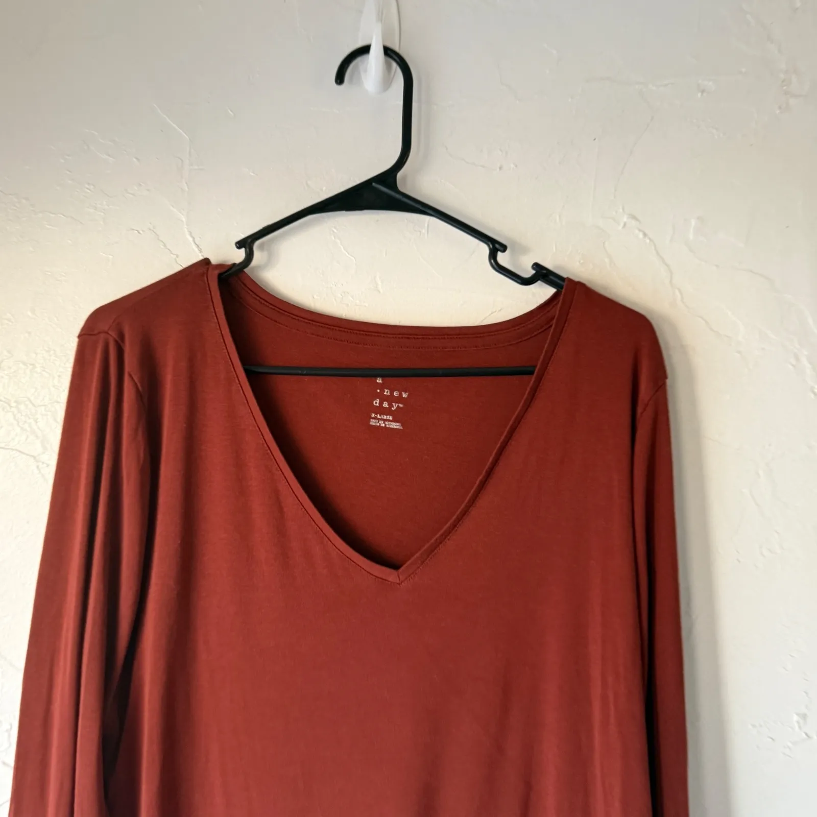 A New Day Womens Long Sleeve V Neck Basic Top Rust Orange XL Casual Layering - Image 2