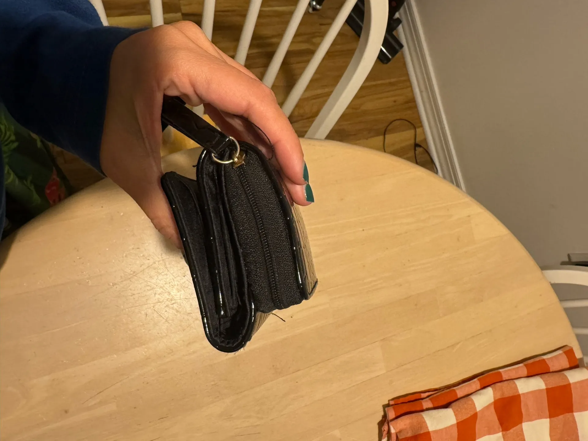 “B” Wallet Size undefined - Image 2