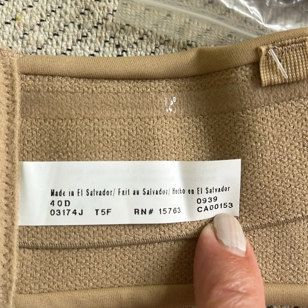 Lilyette by Bali Tailored Strapless Minimizer Bra
#LY0939, Bandeau Bra size 40D - Image 5