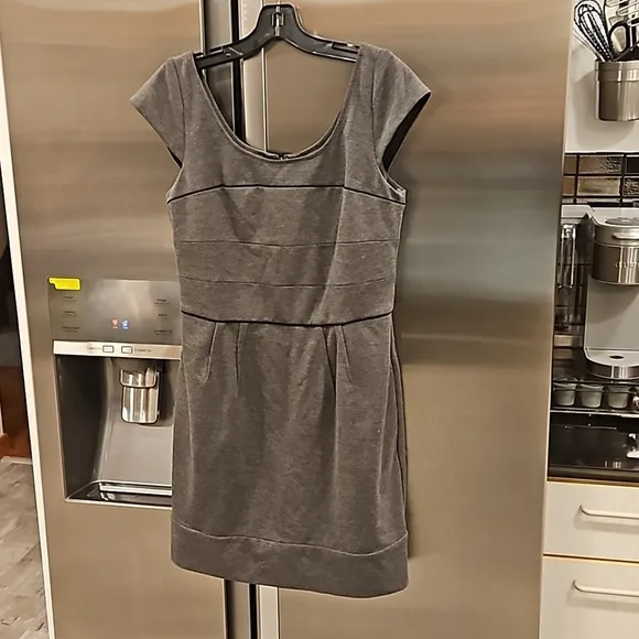 💕BCBGMAXAZRIA💕 Short Cap Sleeve Ponte Sweater Dress ~ Heather Grey 10 NWT - Image 2