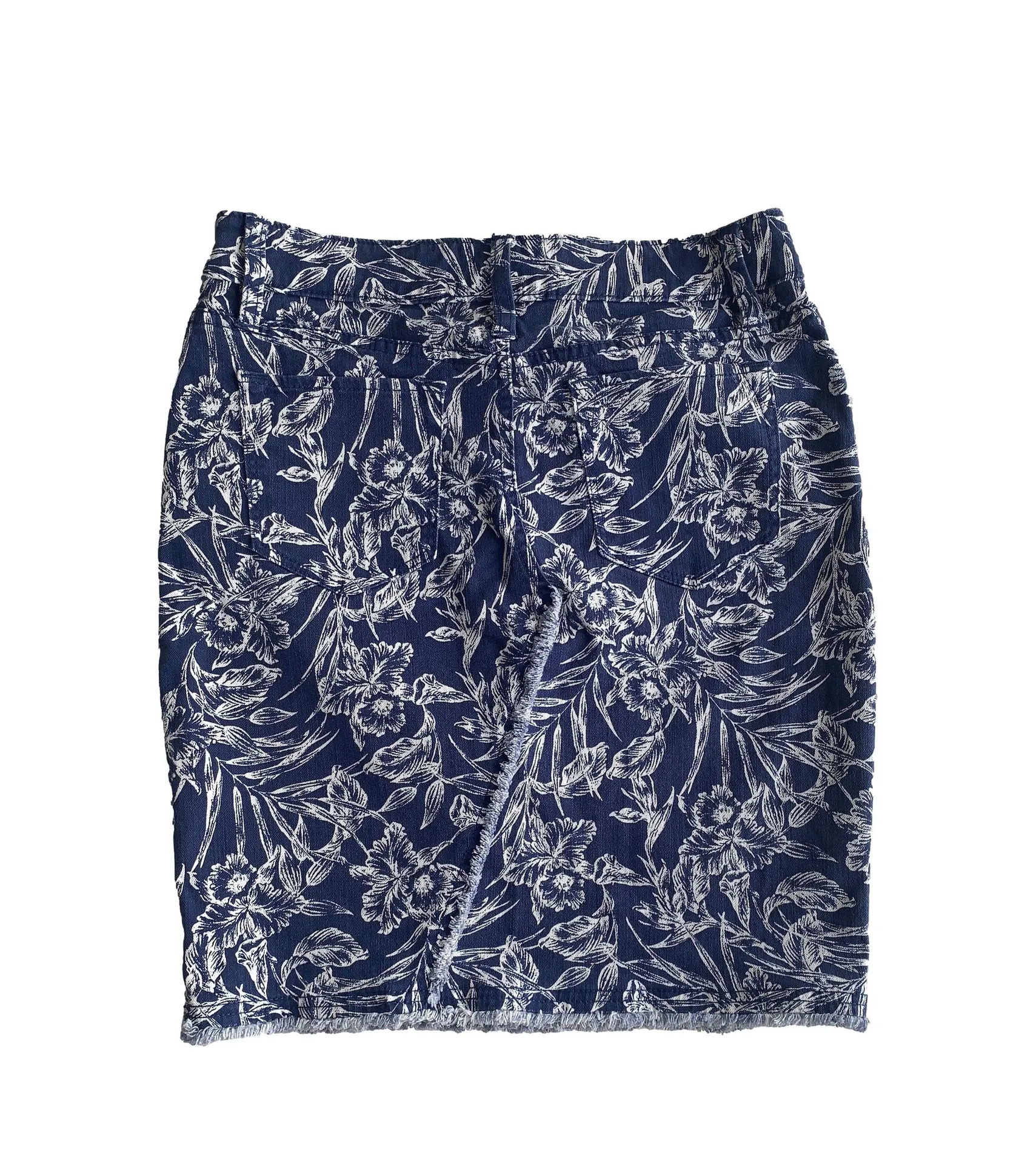 Tommy Bahama Blue Eclipse Mar-A-Sketch White Floral Short Raw Hem Denim Skirt - Image 2