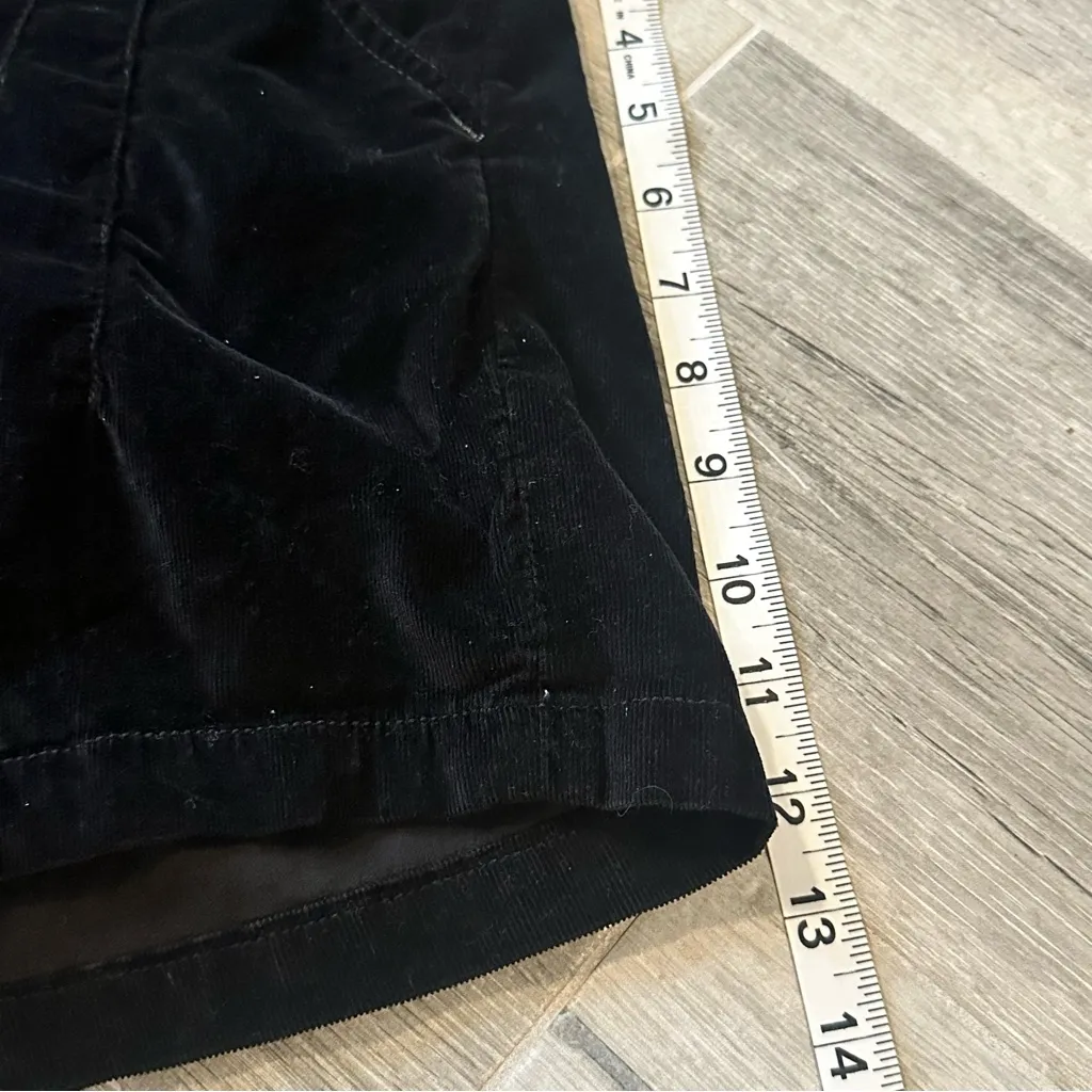 Free People We The Free Jayde Cord Shortsuit Black Corduroy
Romper Size XS - Image 7