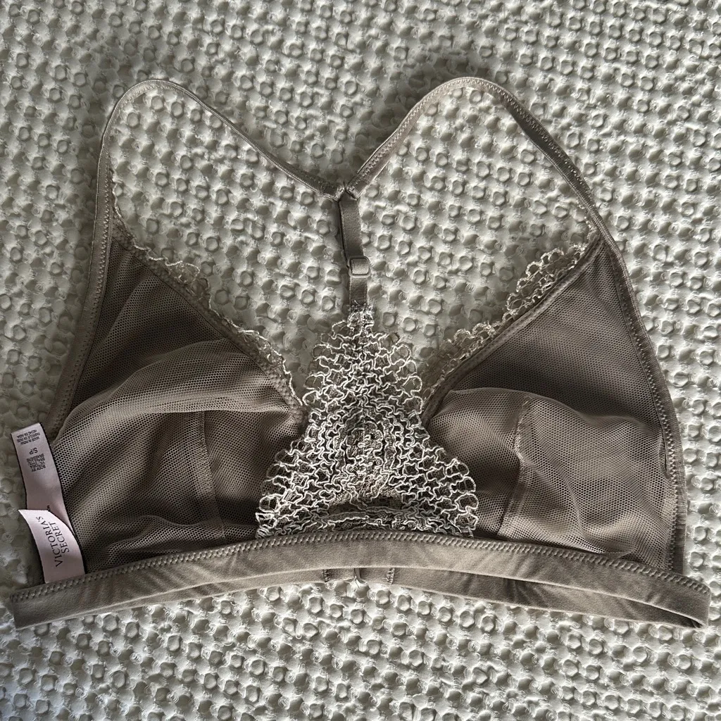 Elegant Lace Bralette in Brown - Image 3