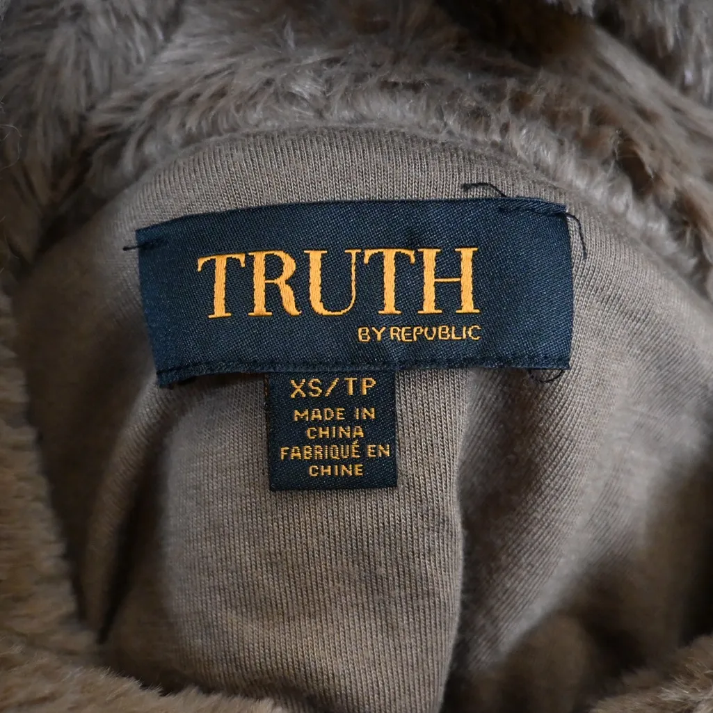 Truth by Republic Women's XS Faux Fur Hoodie Oversized Brown - Image 7