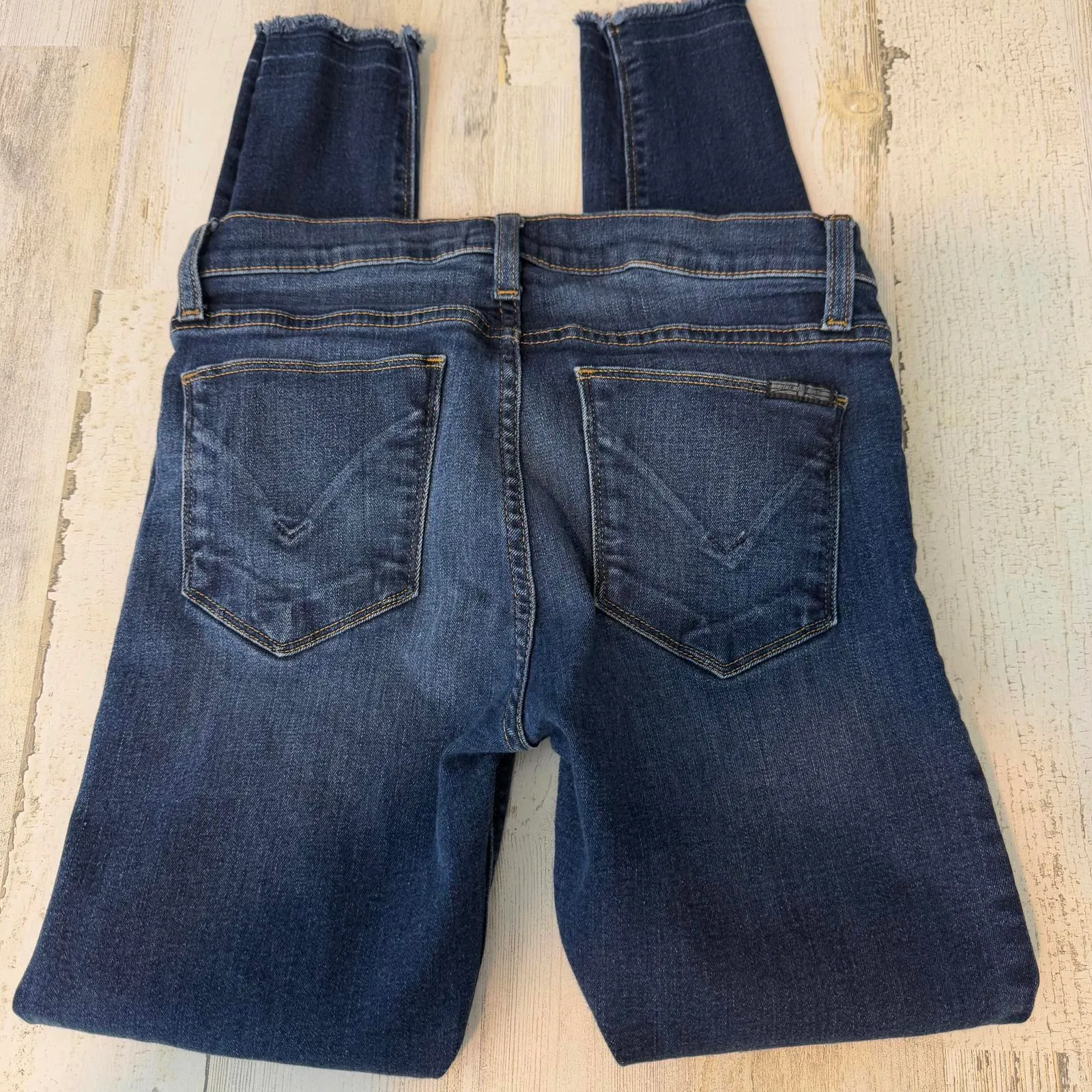 Hudson Women's Size 27 Super Skinny Jeans Raw Hem Dark Wash Casual Chic Denim Blue - Image 3