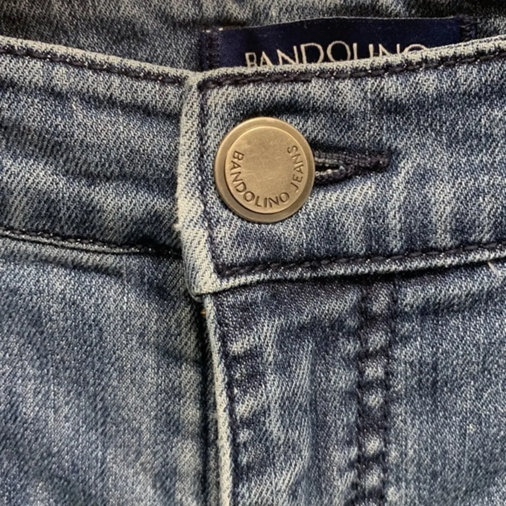 Women's Bandolino Denim Blue Jeans Mandie Fit Size 12S GUC #4785 - Image 2