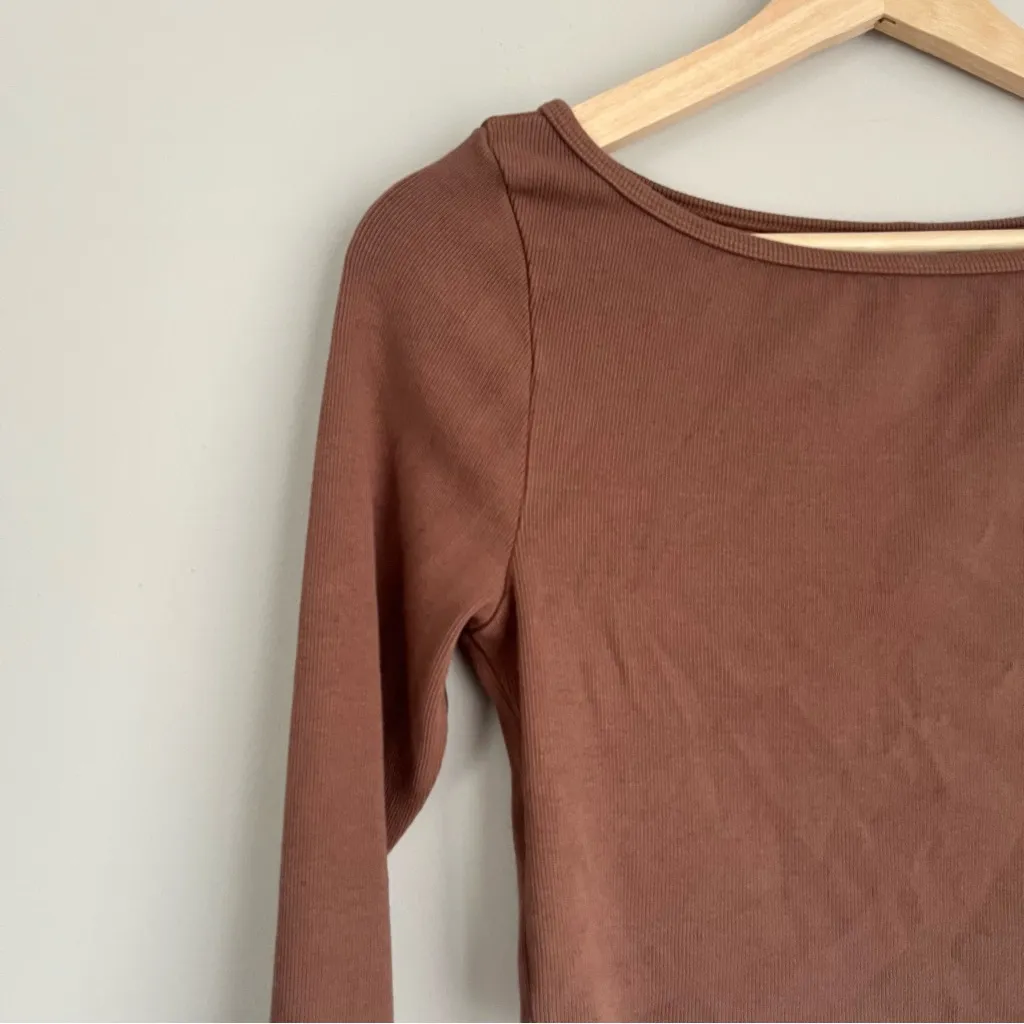 Revolve Lovers and Friends Cropped Long Sleeve Ribbed Blake Top Size Small - Image 3