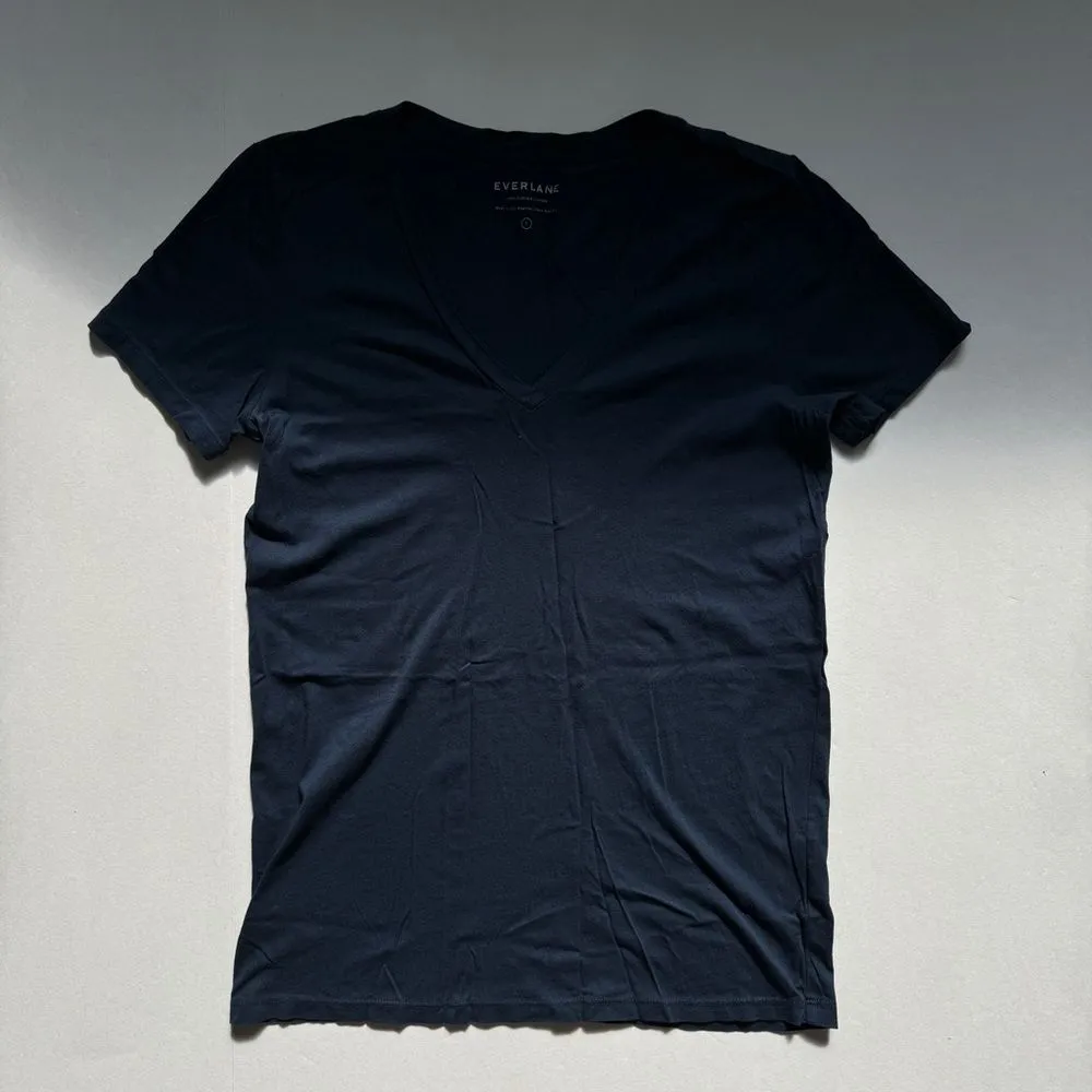 Everlane The Supima Cotton Slim V-Neck Tee Navy Blue Size Small NWOT - Image 2