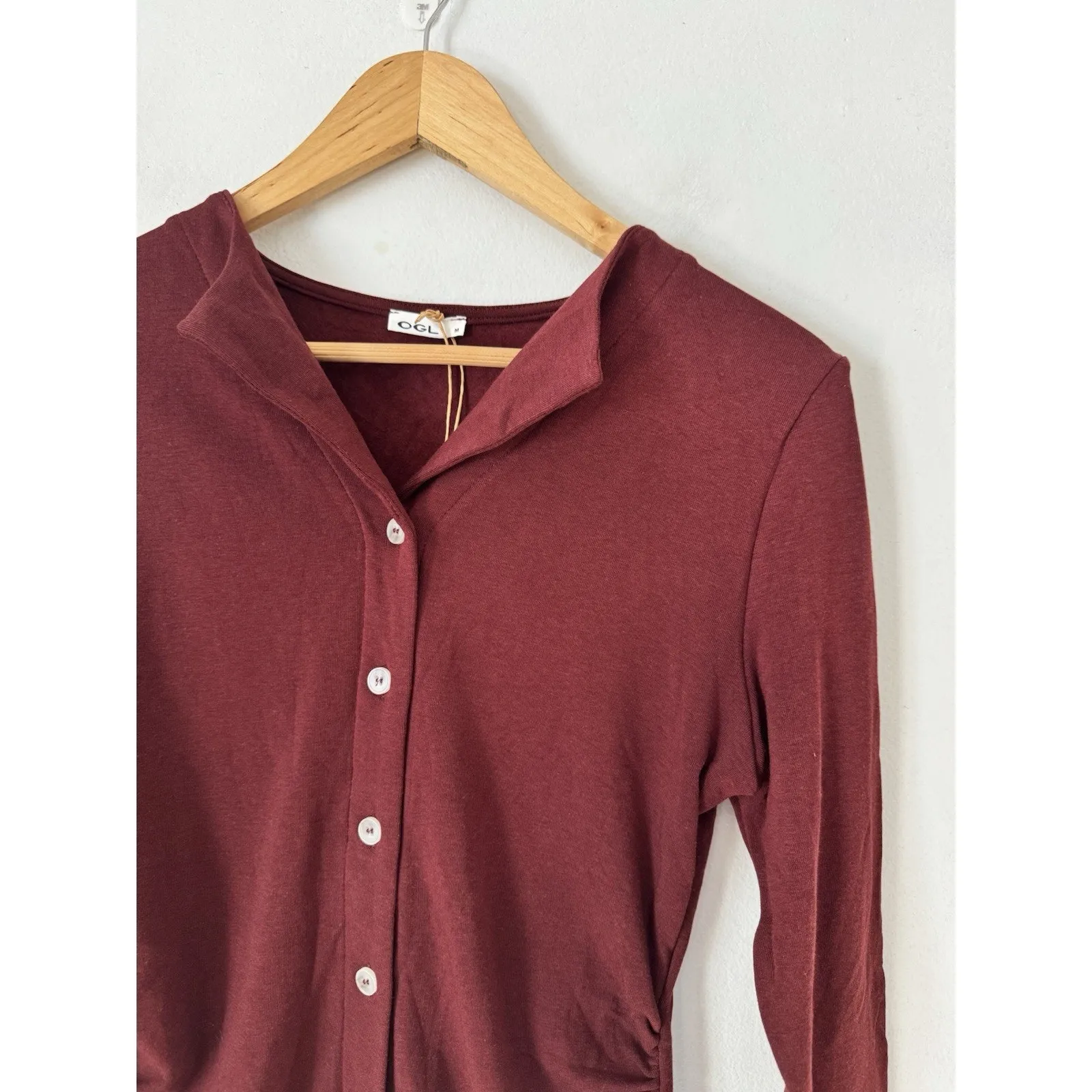 NWT OGL Prowarm Flapped V Neck Button Front Side Ruched Top Ruby Size Medium Red - Image 4