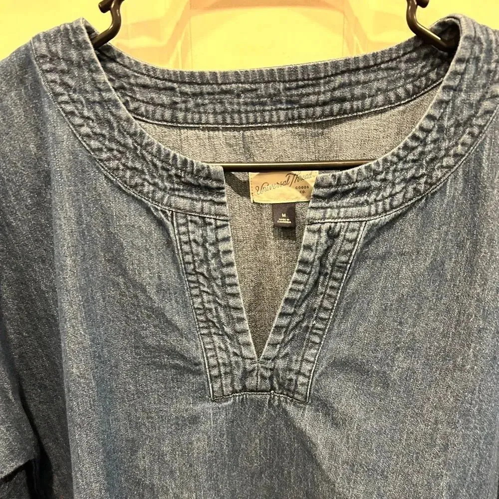 Universal Thread Denim Chambray V Neck Pullover Blouse size‎ medium - Image 3