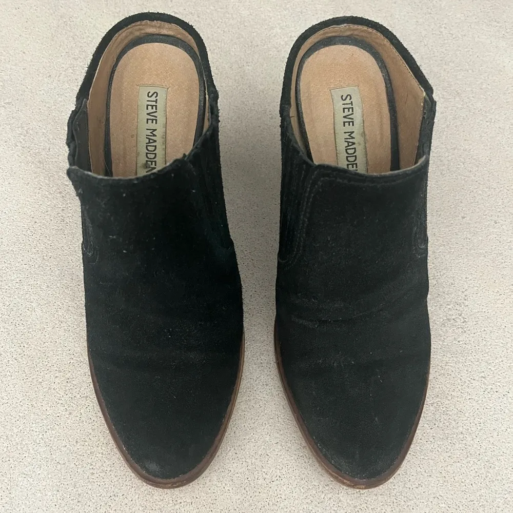 STEVE MADDEN MERTTA MULE SUEDE SLIP ON - Image 5