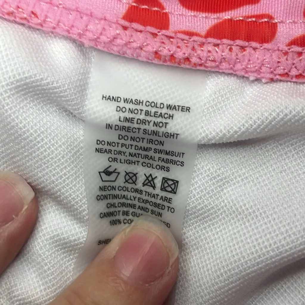 Dokotoo kiss high waisted swim bottoms size Medium hot pink kisses - Image 5