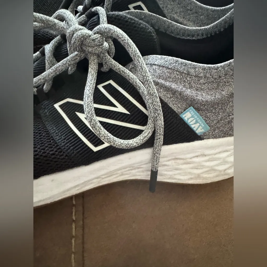 New Balance Fresh Foam ROAV Black and Gray Sneakers - Image 4
