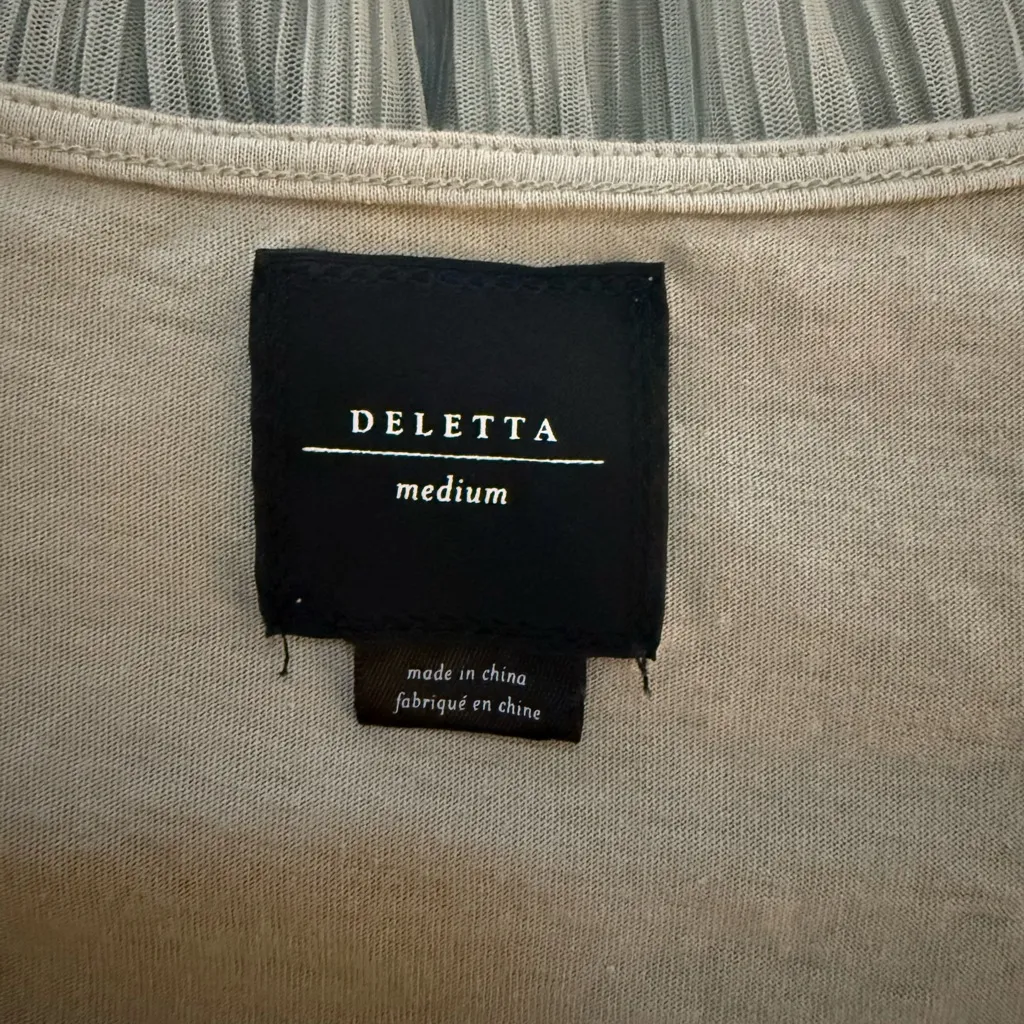 Deletta Gray Pleated Sleeveless Blouse - Image 4