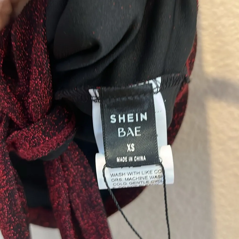 New Women’s Red Sparkly Crop Top Club Rave Size XS NWT Black - Image 6