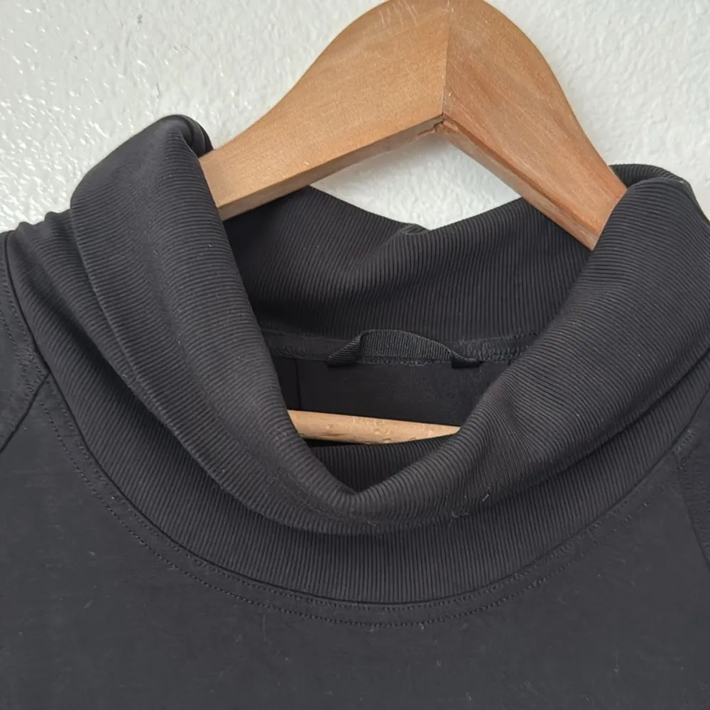 Lululemon 8 Women’s High Lines Pullover in Black - Image 7