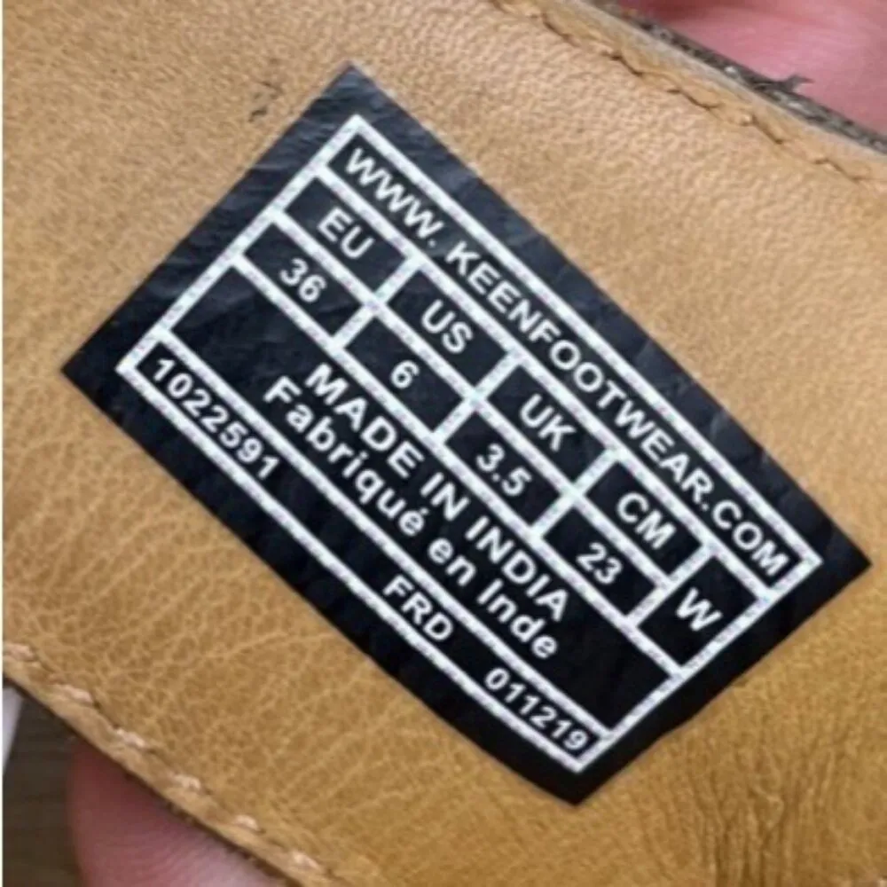 Keen Women's Silver Slide Birch Leather Sandals/Shoes Size6 SKU 5570 - Image 5