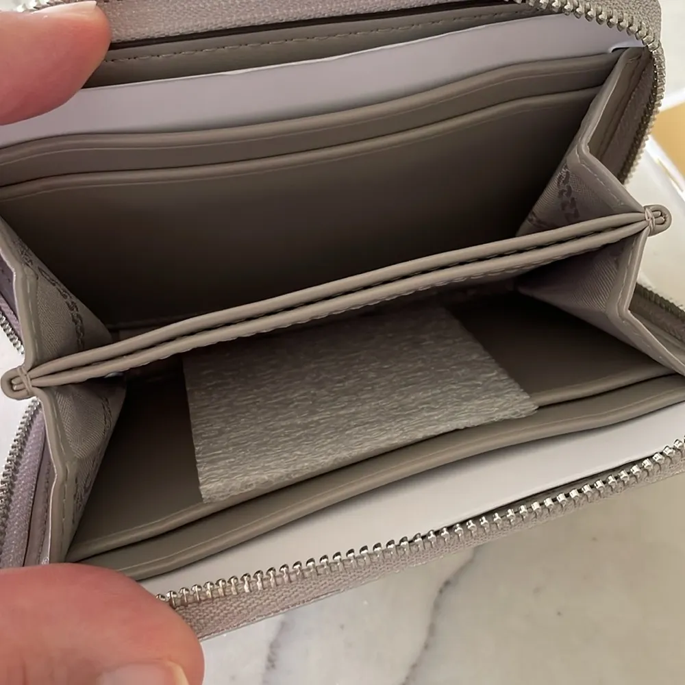 Michael Kors Silver Small Quilted Wallet NWT - Image 4