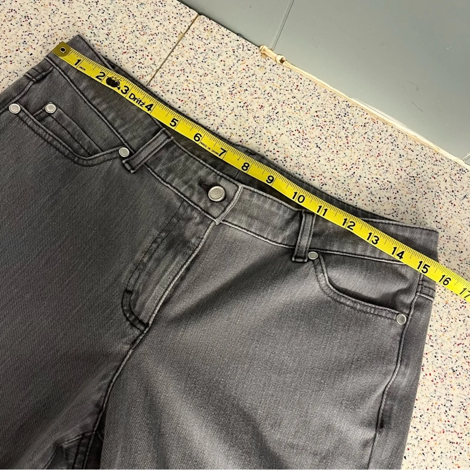 J McLaughlin Mid Rise Skinny Fit Straight Leg Modern Stretch Gray Denim Size 8 - Image 9