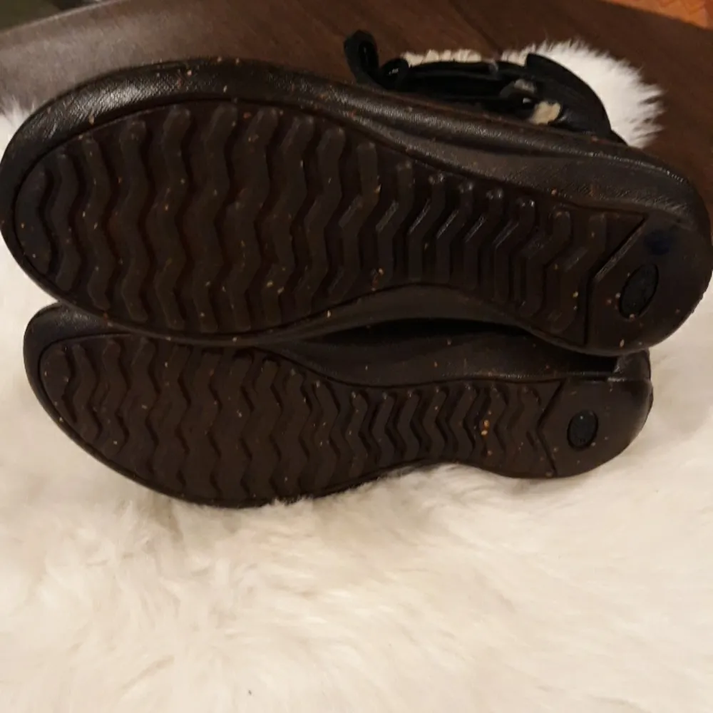 UGG Leather and Sheepskin Rubber Bottomed Lace Up Booties - Image 4