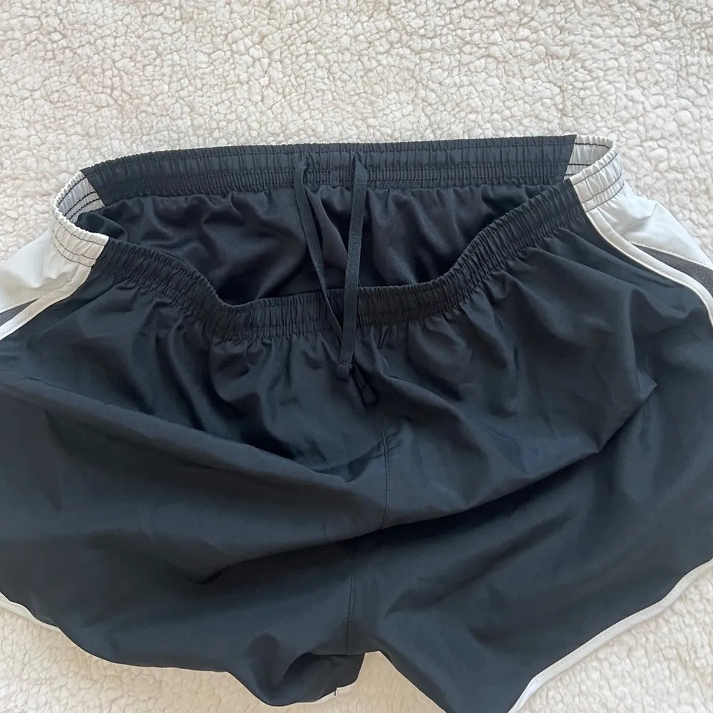 Nike Women's Black Running Shorts - Image 5