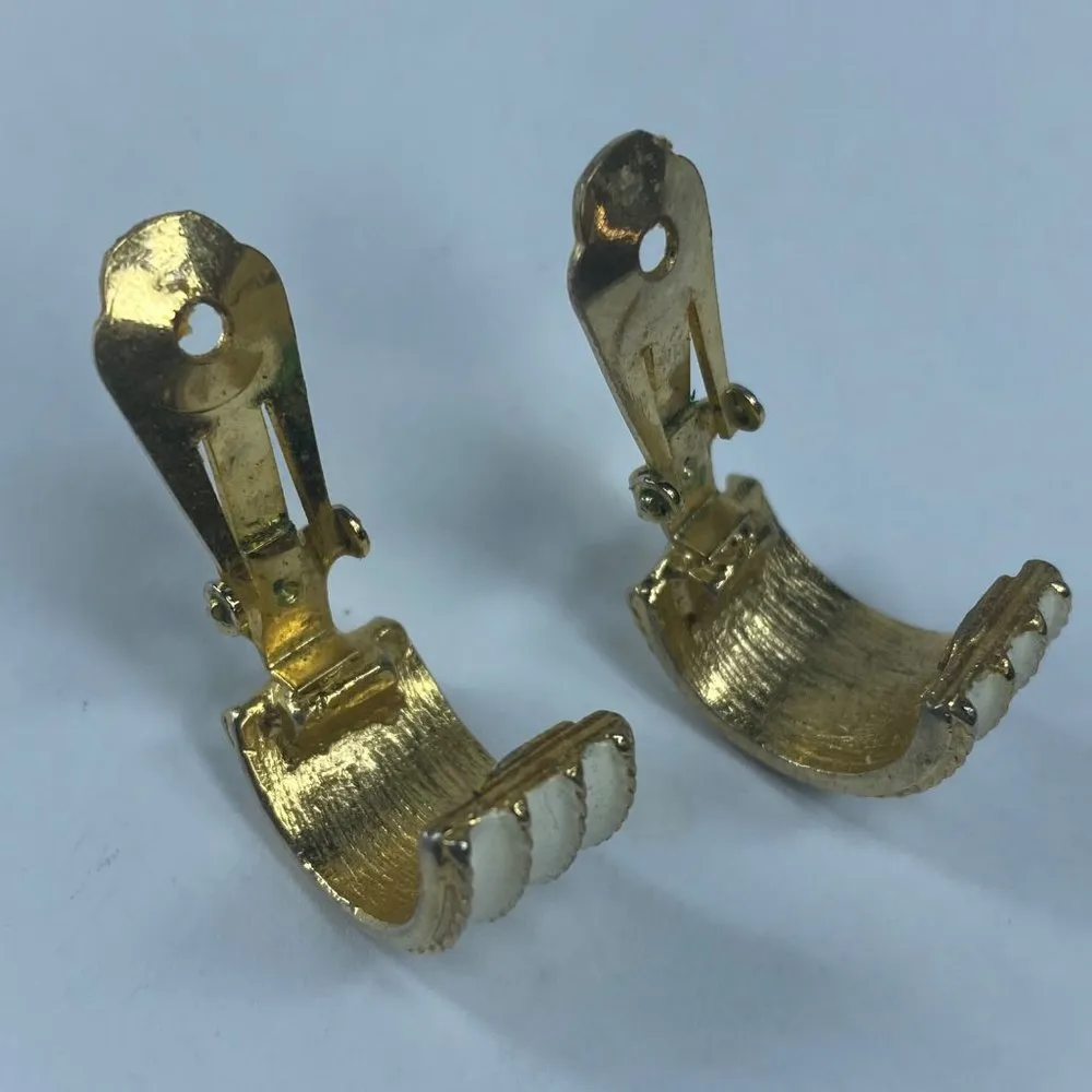 Mimi di N Vintage Clip on Earrings Gold Color Metal White Enamel Retro MCM - Image 10