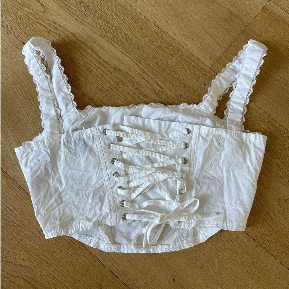 Nasty Gal - Lace Trim Lace Up Back Crop Top in White - Image 3