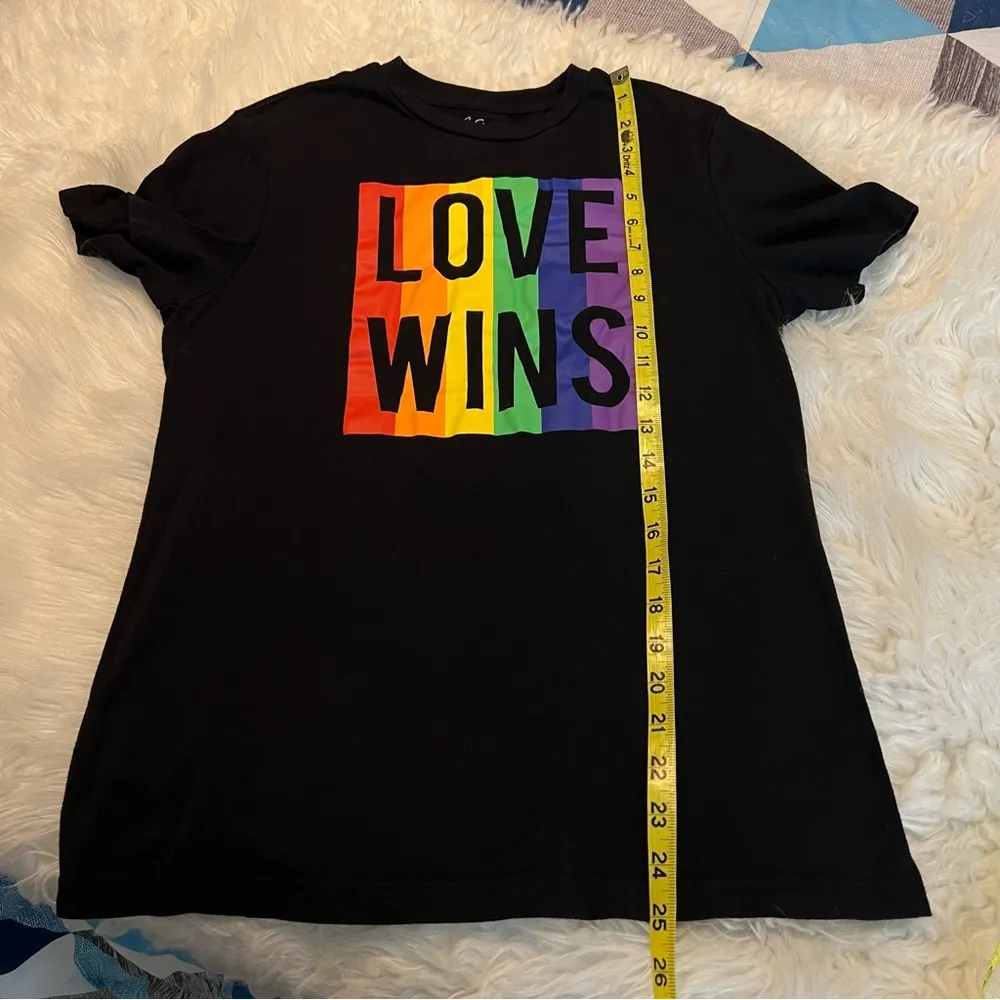 City Streets Love Wins Short Sleeve T Shirt Size Small Pride Rainbow LGBTQ+ - Image 5