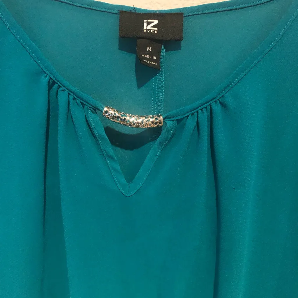 IZ Byer | Chiffon Boho Blouse | Built-In Cami | Smocked Waist | EUC - Image 3