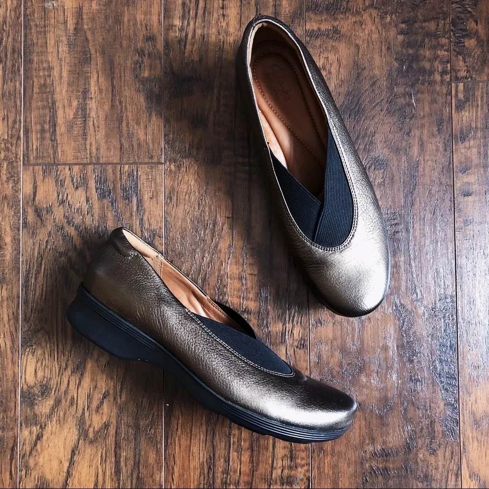 Clarks • Artisan Aubria Fay Flats bronze pewter metallic leather slip on ballet - Image 2
