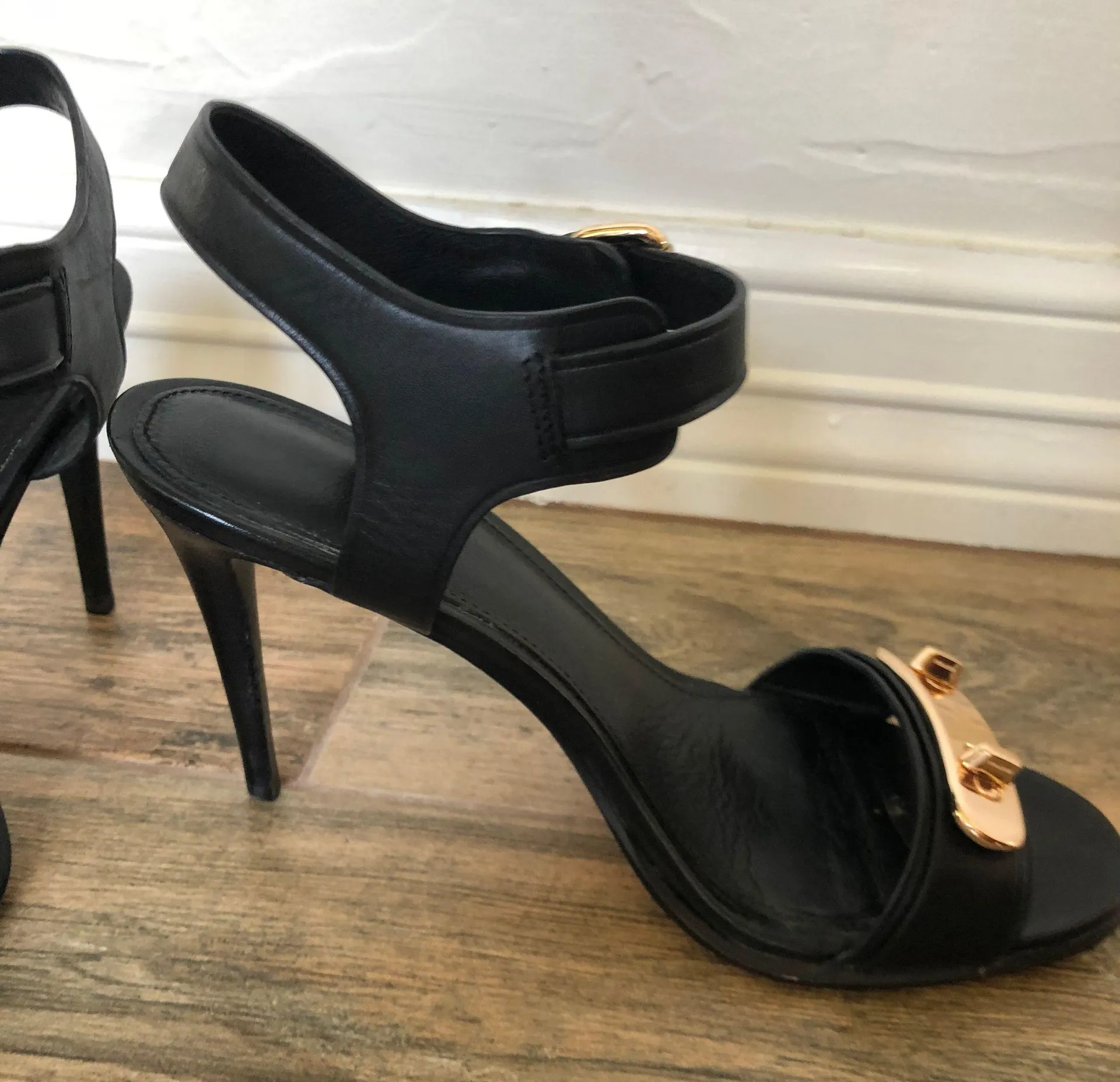 High-heeled Black Sandals - Image 4