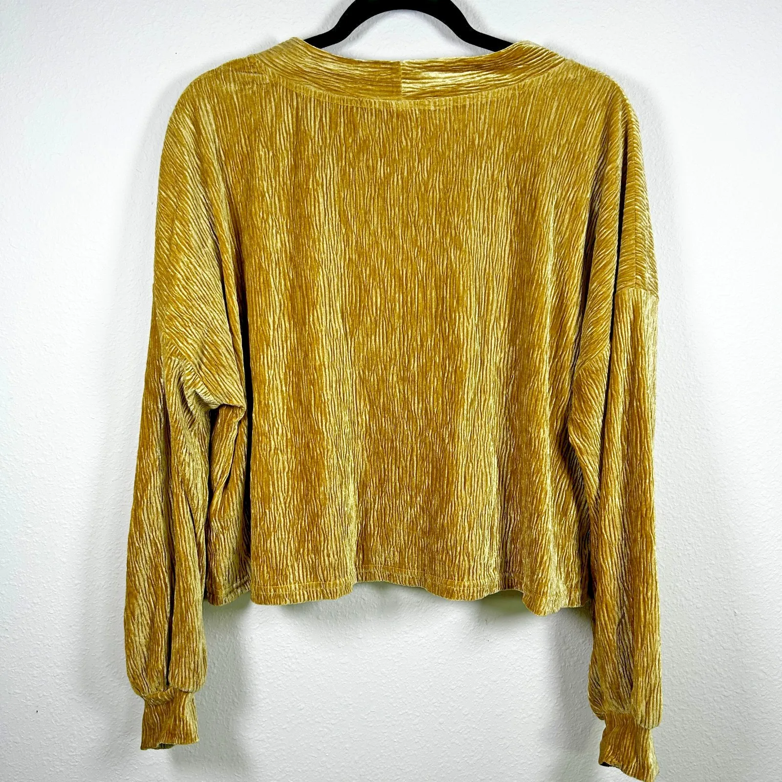 NWT Baevely Crushed Velvet Button Front Cardigan Top Gold Mustard Size S Cozy Size L - Image 7