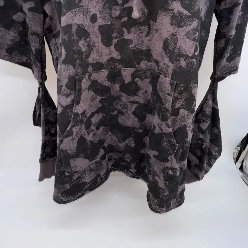 Mona B 100% Cotton Gray and Black Camo Patterned Hoodie with Open Elbows Size S - Image 4