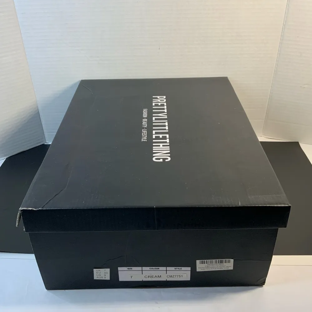 PrettyLittleThing cream faux fur faux suede ankle boot size 9 NIB - Image 9