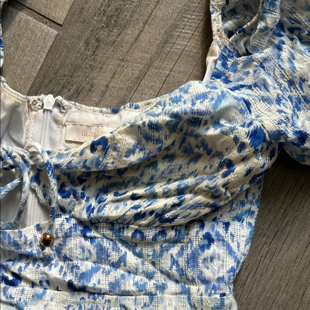 Olivaceous Blue and White Floral Blouse - Image 3