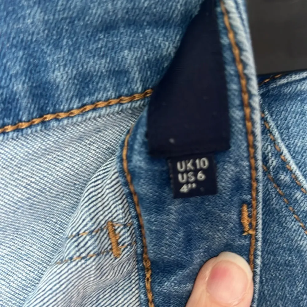 Boden Women’s Karin Denim Shorts Sz 6 ®️ - Image 5