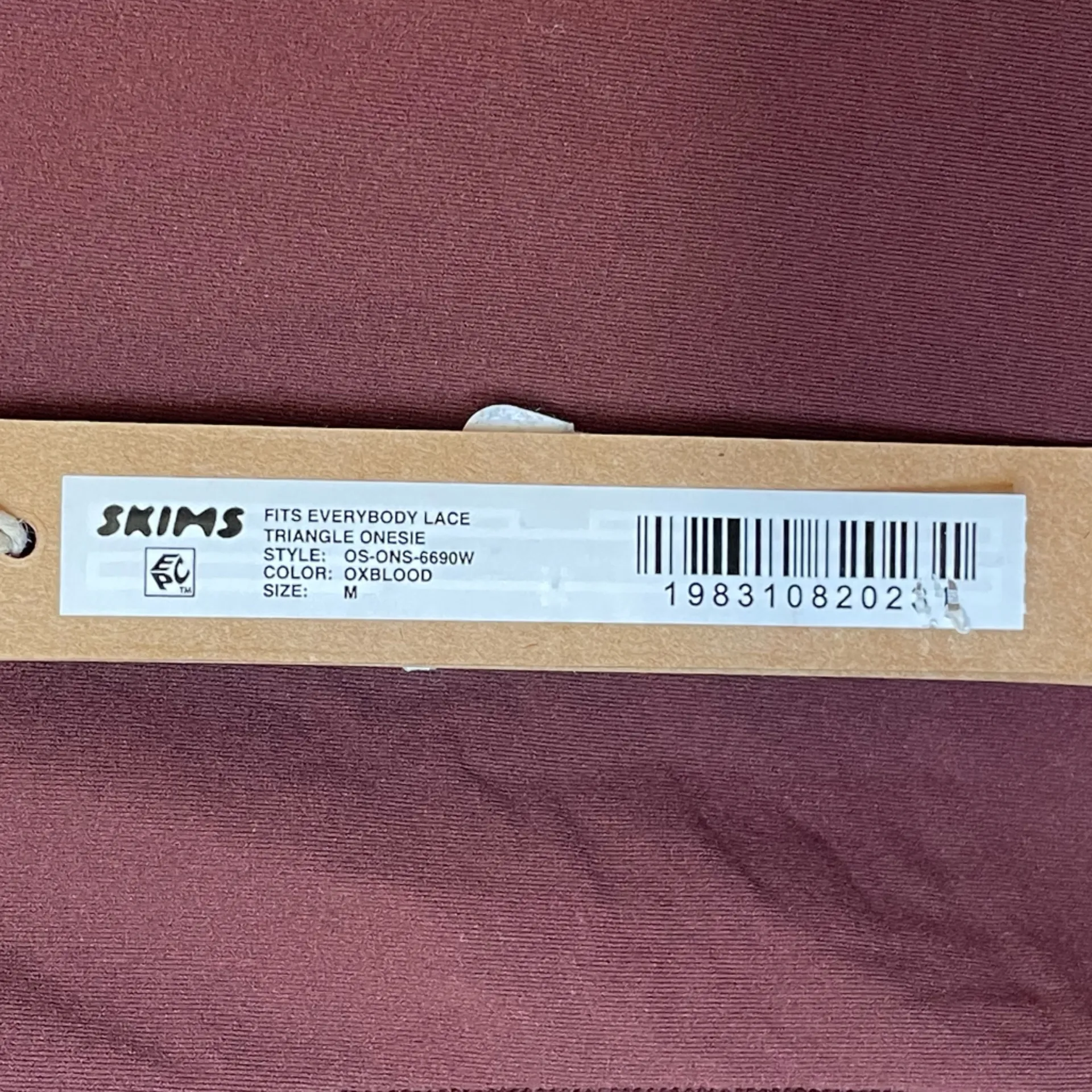 SKIMS NWT Fits Everybody Lace Triangle Onesie in Oxblood Bodysuit Size M - Image 10