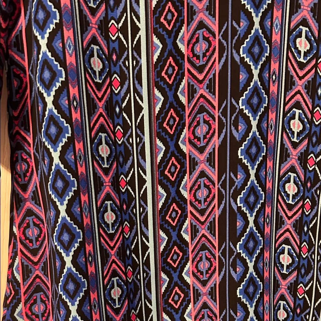 Wishful Park Multicolor Geometric Medium Top - Image 2