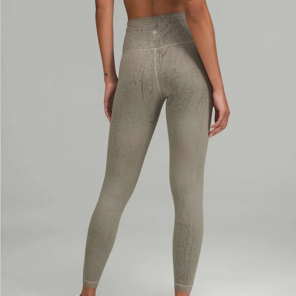 Lululemon Wunder Train High-Rise Tight 25"
Thread Dye Rover Black - Image 2