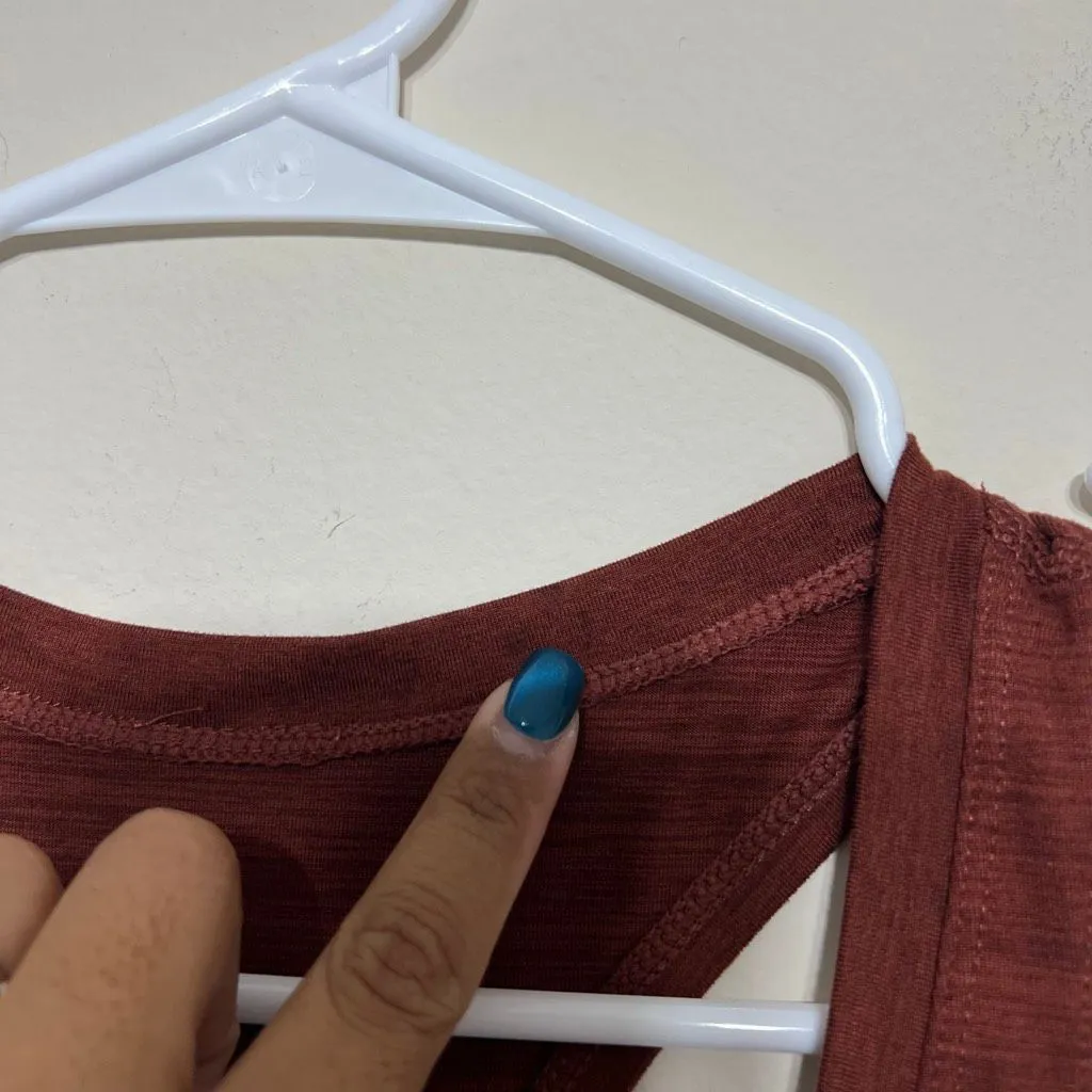 Vuori Lux Performance Tank Brick Heather Small Women - Image 3