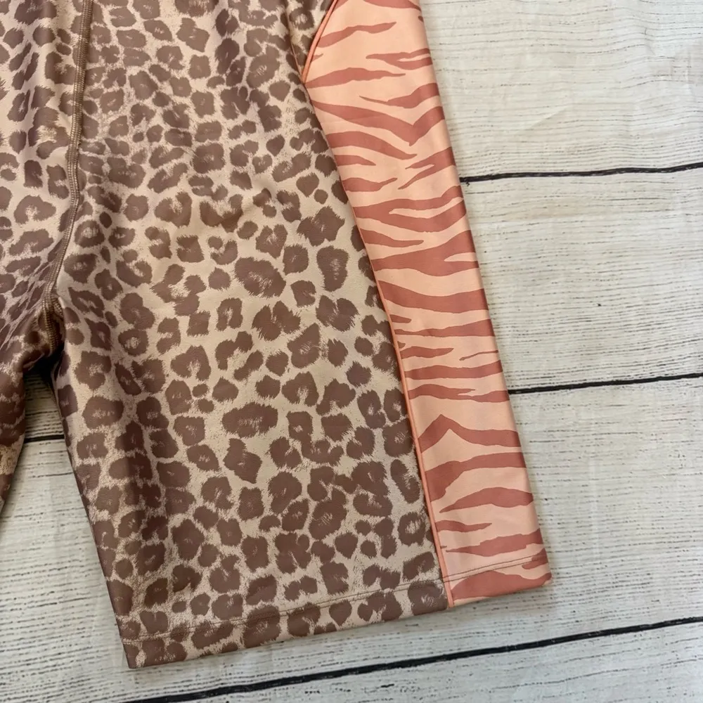 Good America pink beige tan gym biker workout shorts size 7 Electric Feel Animal - Image 13