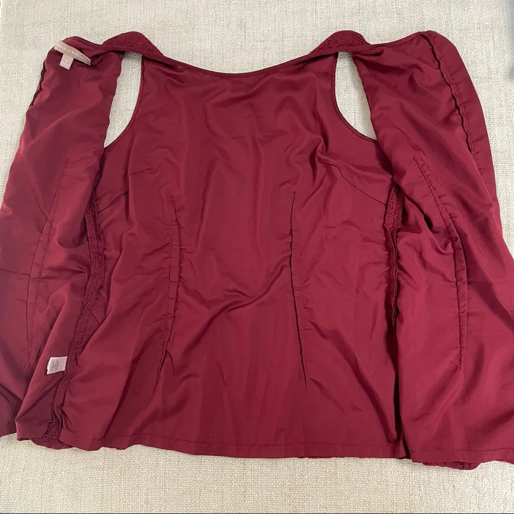 Banana Republic Sleeveless Burgundy Lace Top - Image 10